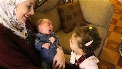 قصة مربية جميلة بمواصفات خاصة جدا كامله