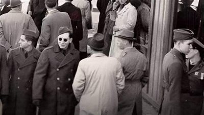 الصورة دي التقطت عام 1948 حيرت كل من شاهدها عشان فيها حاجة غريبة جداا