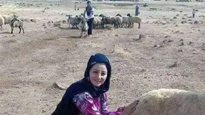 يُحكى أن شيخاً (يذكر أن أسمه العود السعيدي) 